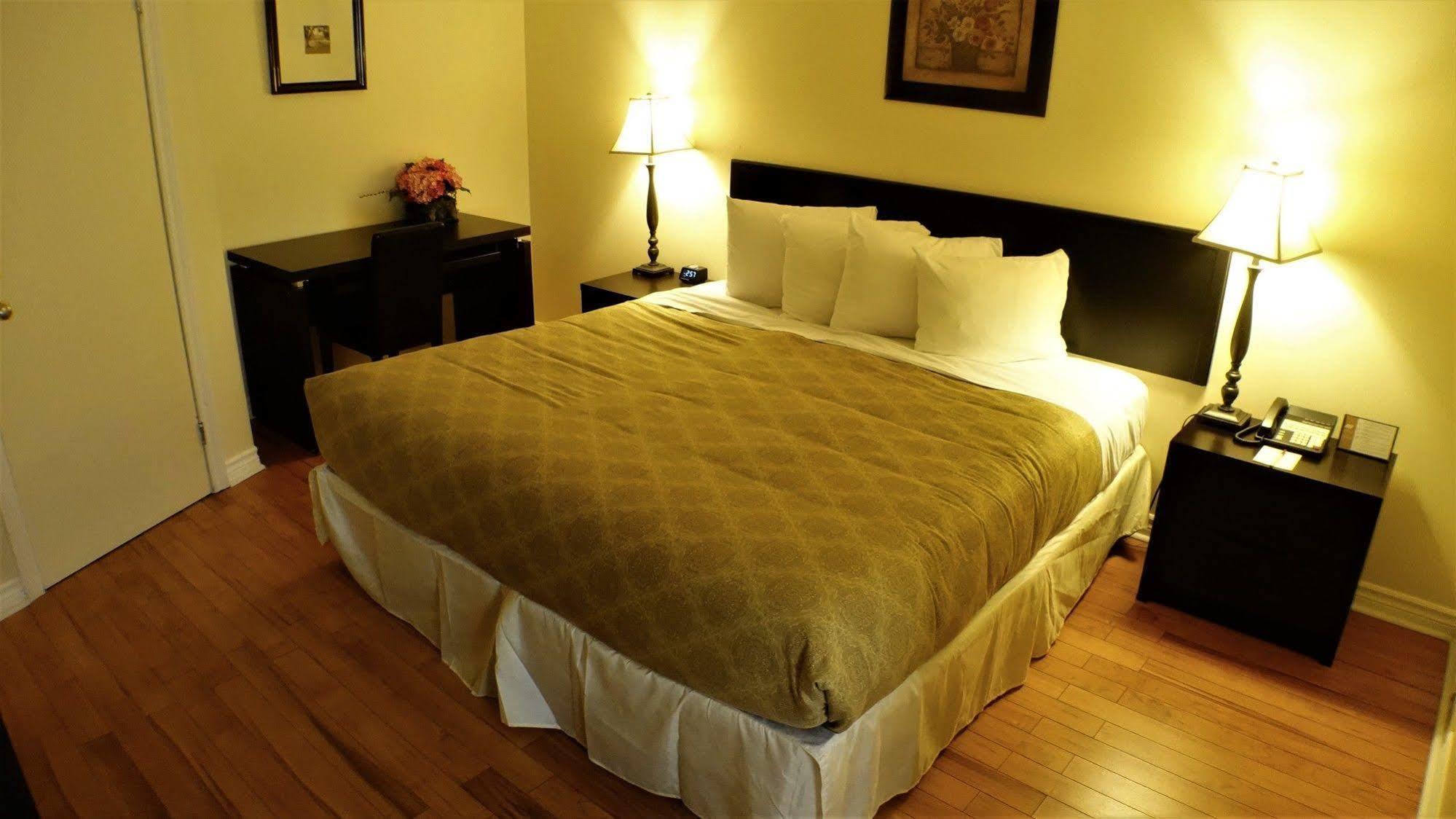 Hotel Peninsula 3*