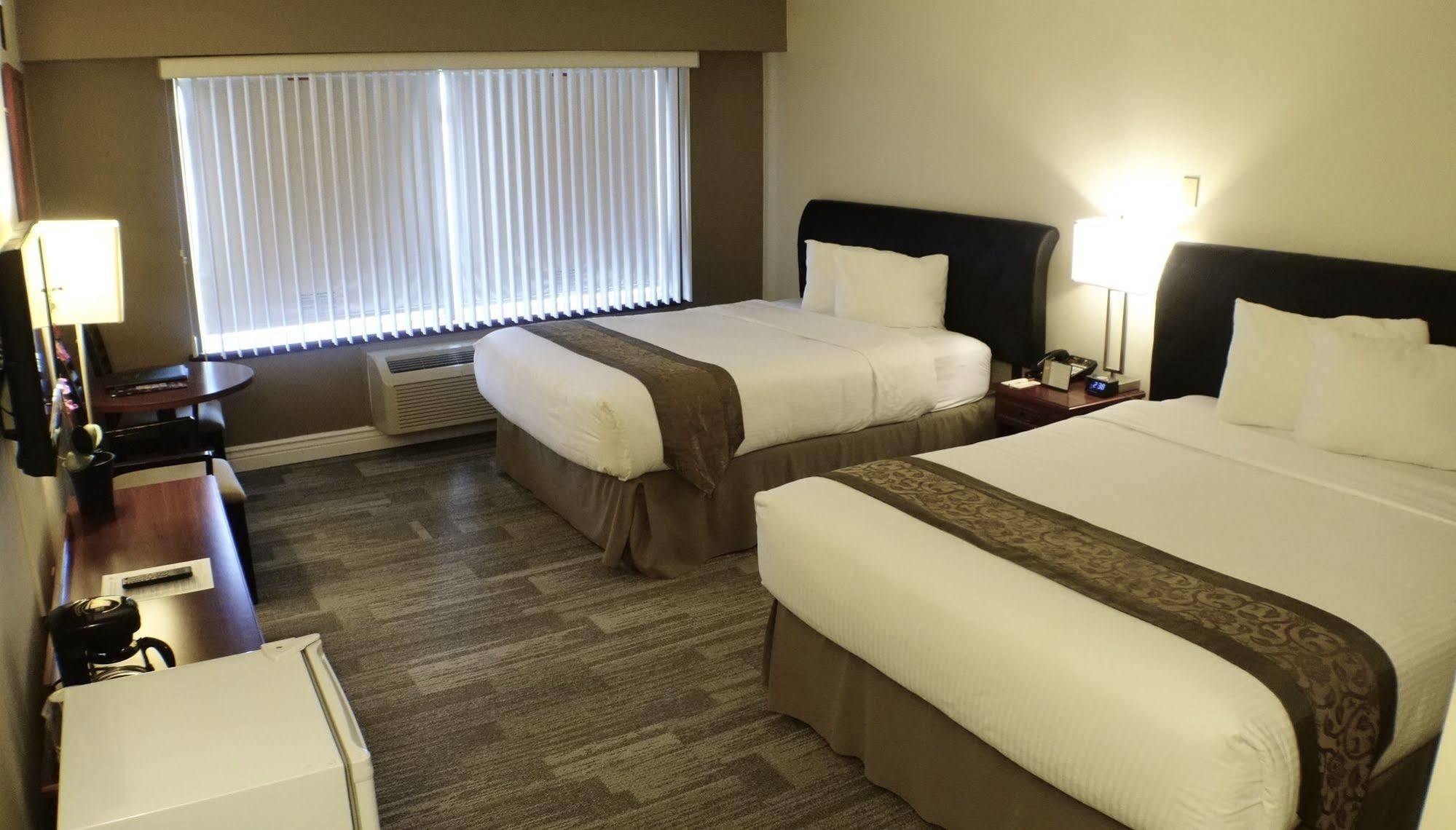 Peninsula 3*