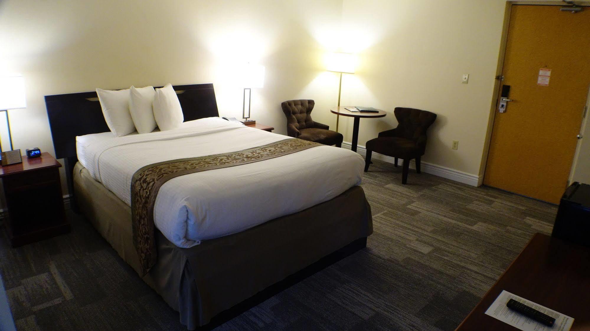 Peninsula 3* Niagara Falls