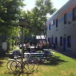 Hostelling International Niagara Falls