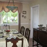 A Pillow And Toast B&B
