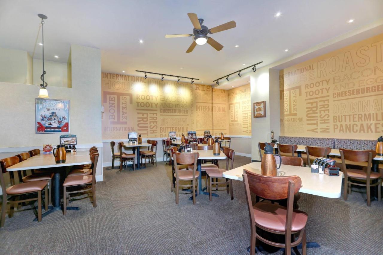 Wyndham Grand Fallsview Hotel