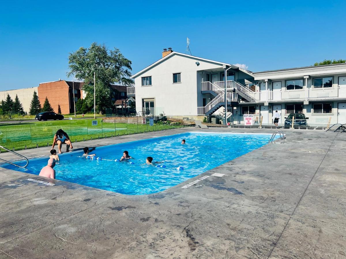 Super 8 By Wyndham On Motel 2*