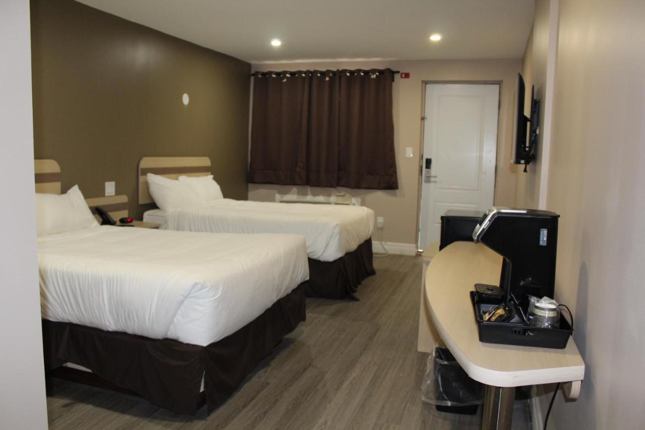 Super 8 By Wyndham On Motel