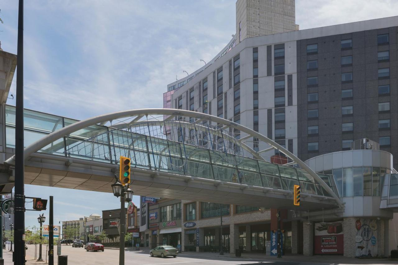 Wyndham Grand Fallsview Hotel