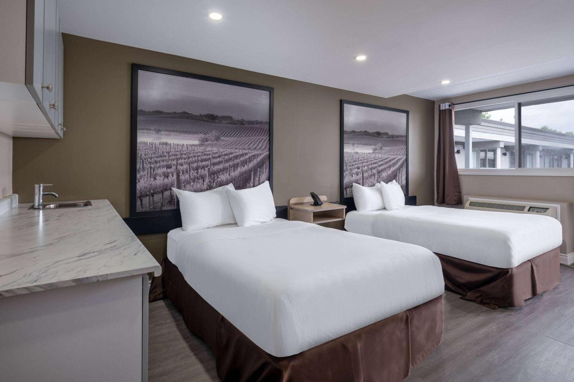Motel Super 8 By Wyndham On 2*