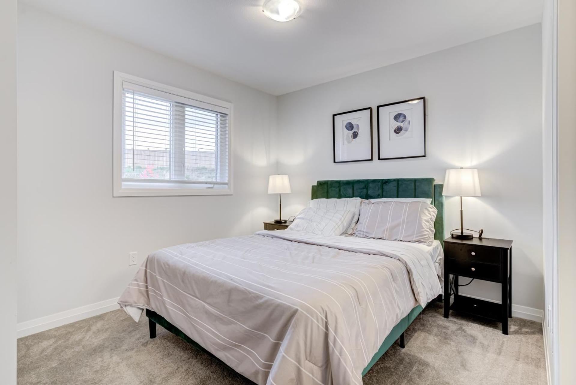Niagara Falls Luxury Living - 8 Guest House