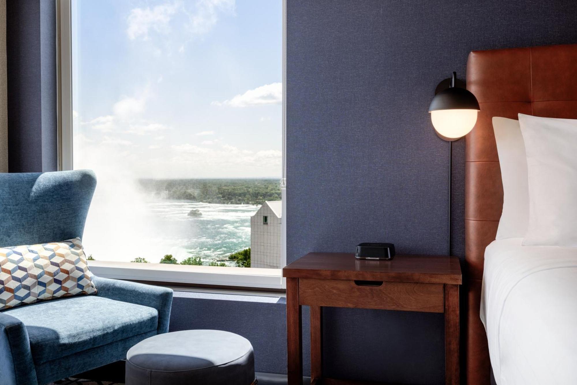 Wyndham Grand Fallsview 4*