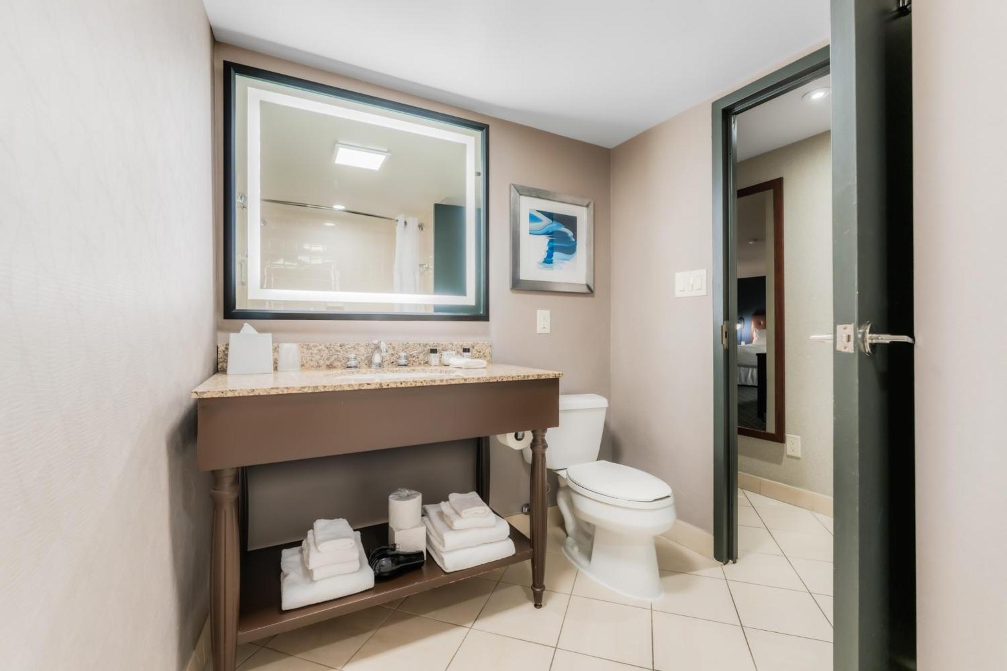Wyndham Grand Fallsview Hotel
