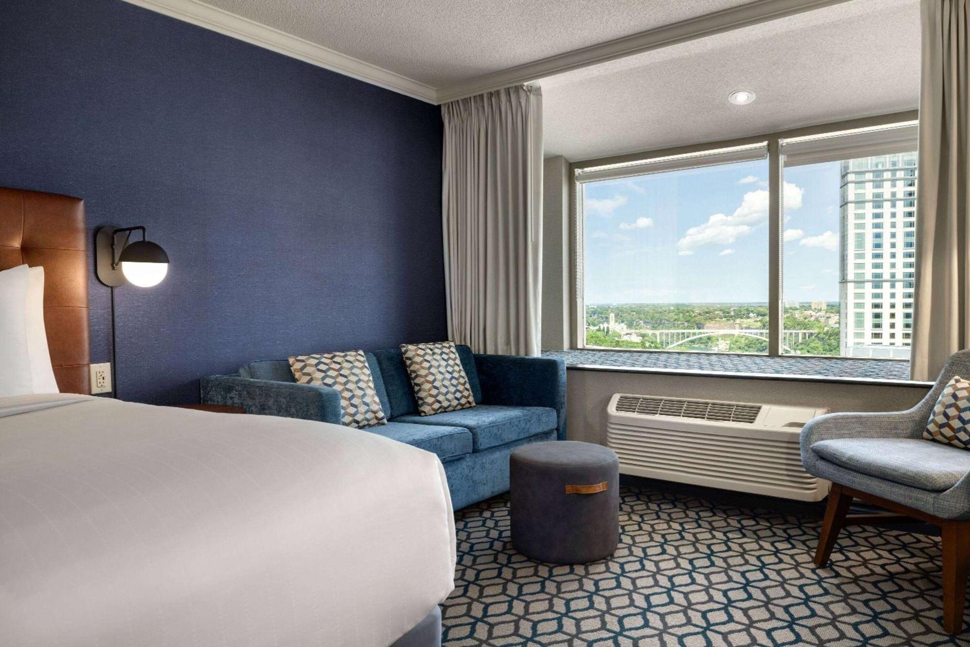 Hotel Wyndham Grand Fallsview