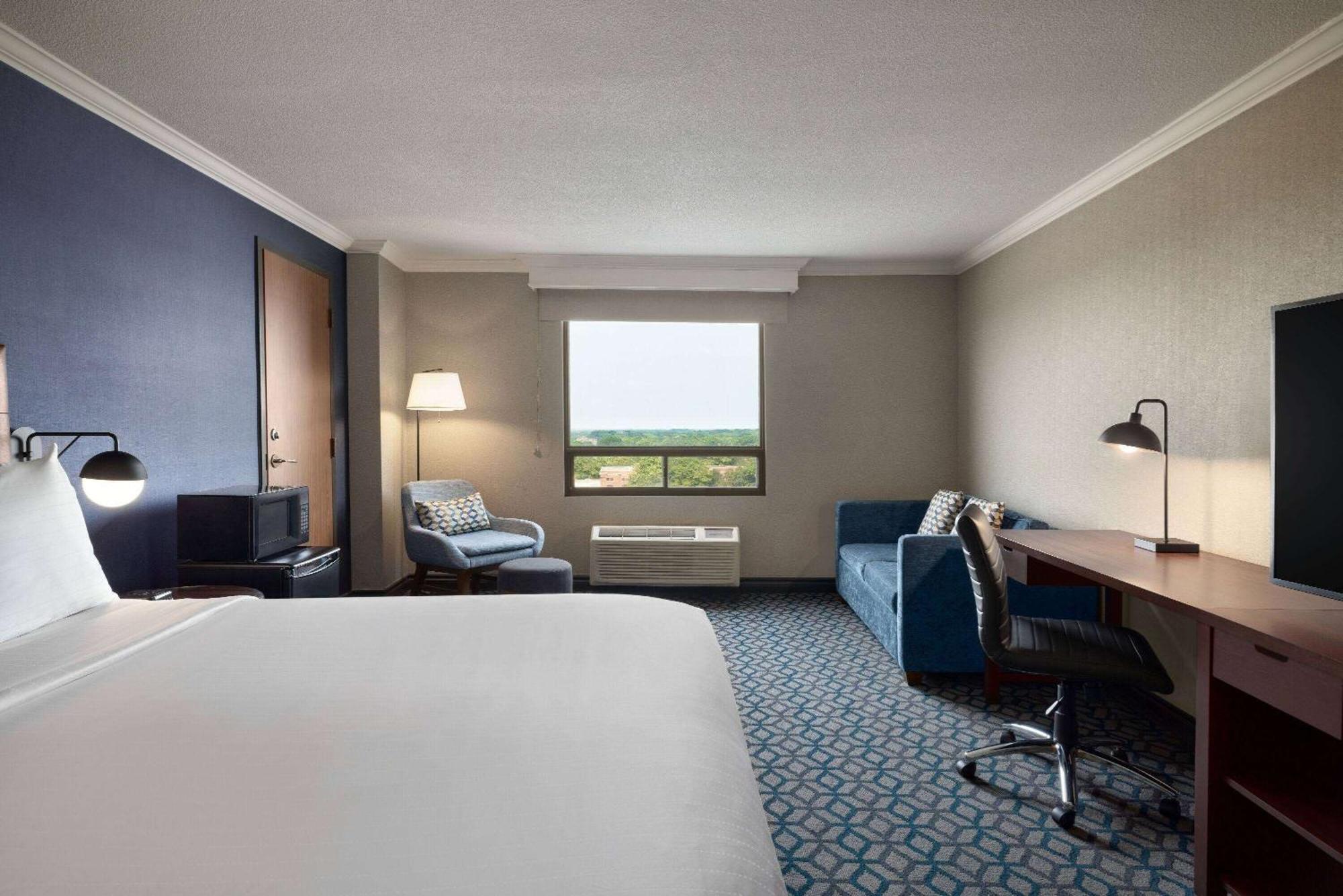Wyndham Grand Fallsview 4*