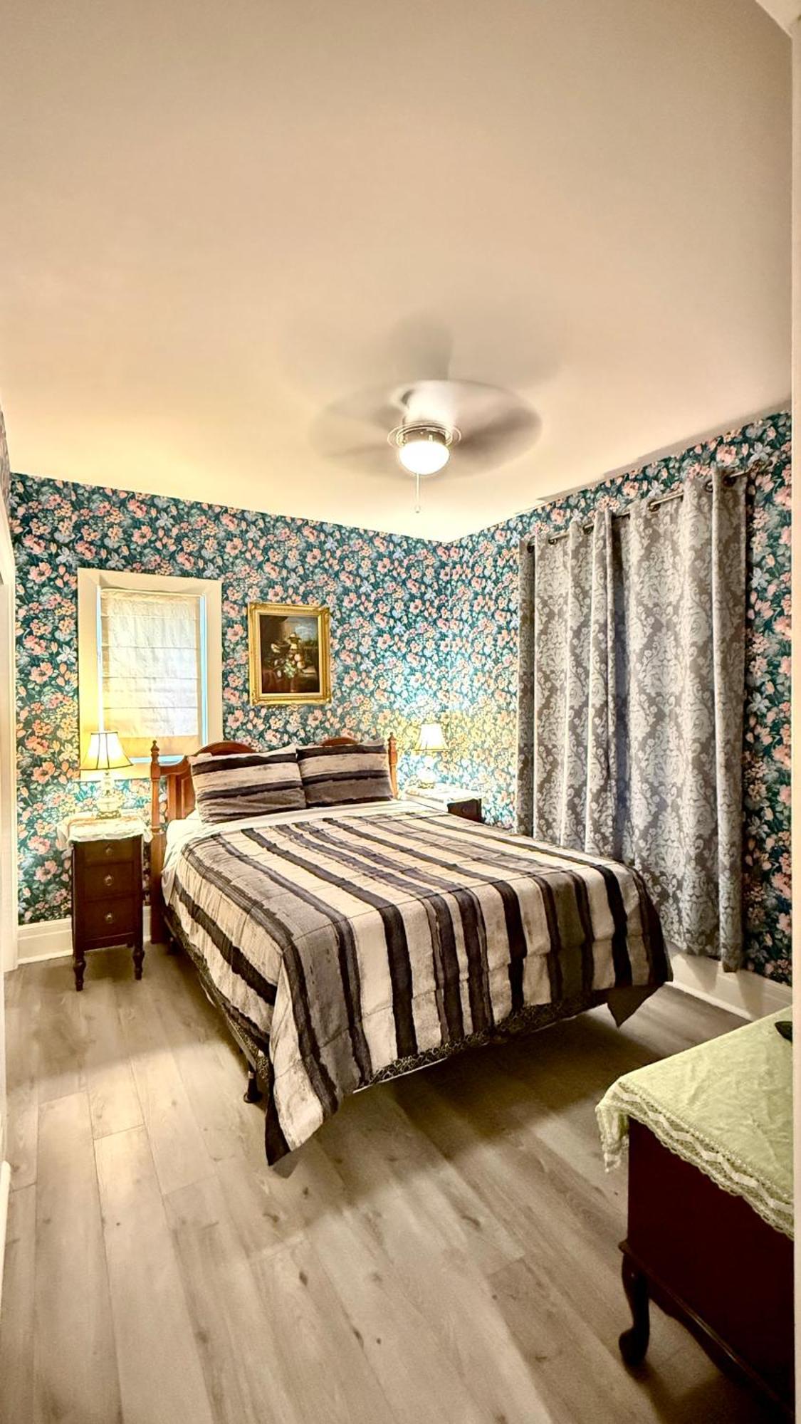 Adorable 2-bedroom Unit With Jacuzzi Beside Falls Holiday home