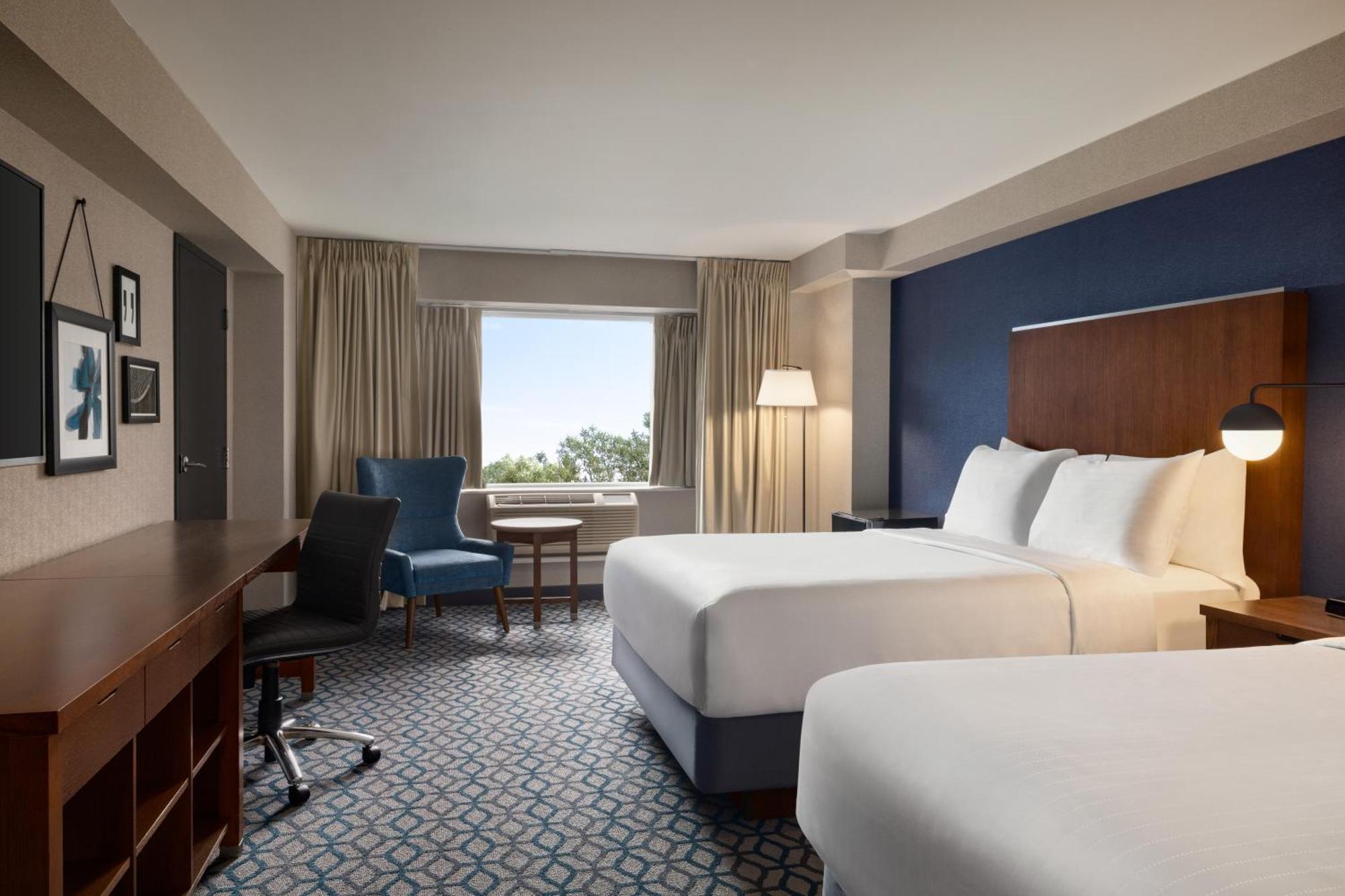 Wyndham Grand Fallsview 4*