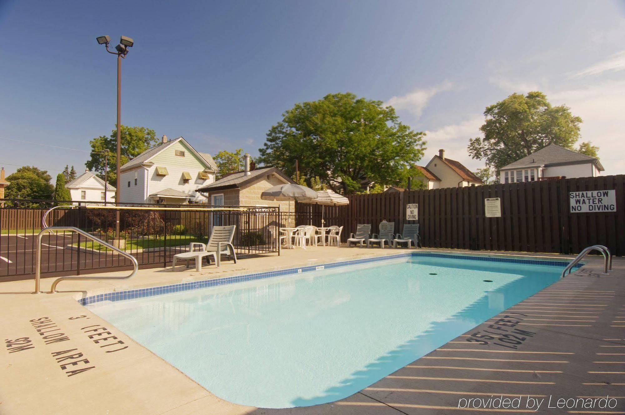 Super 8 By Wyndham By The Falls Niagara Falls