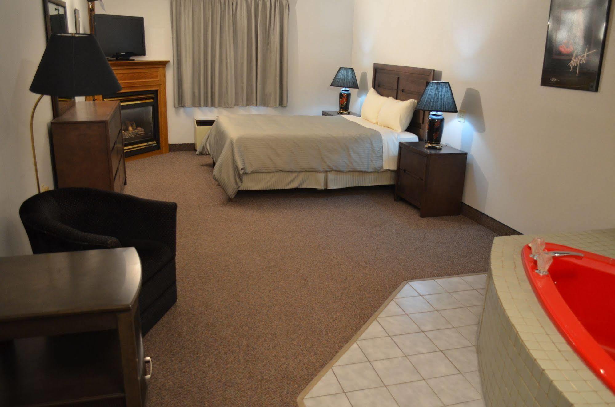 Hotel Super 8 By Wyndham By The Falls