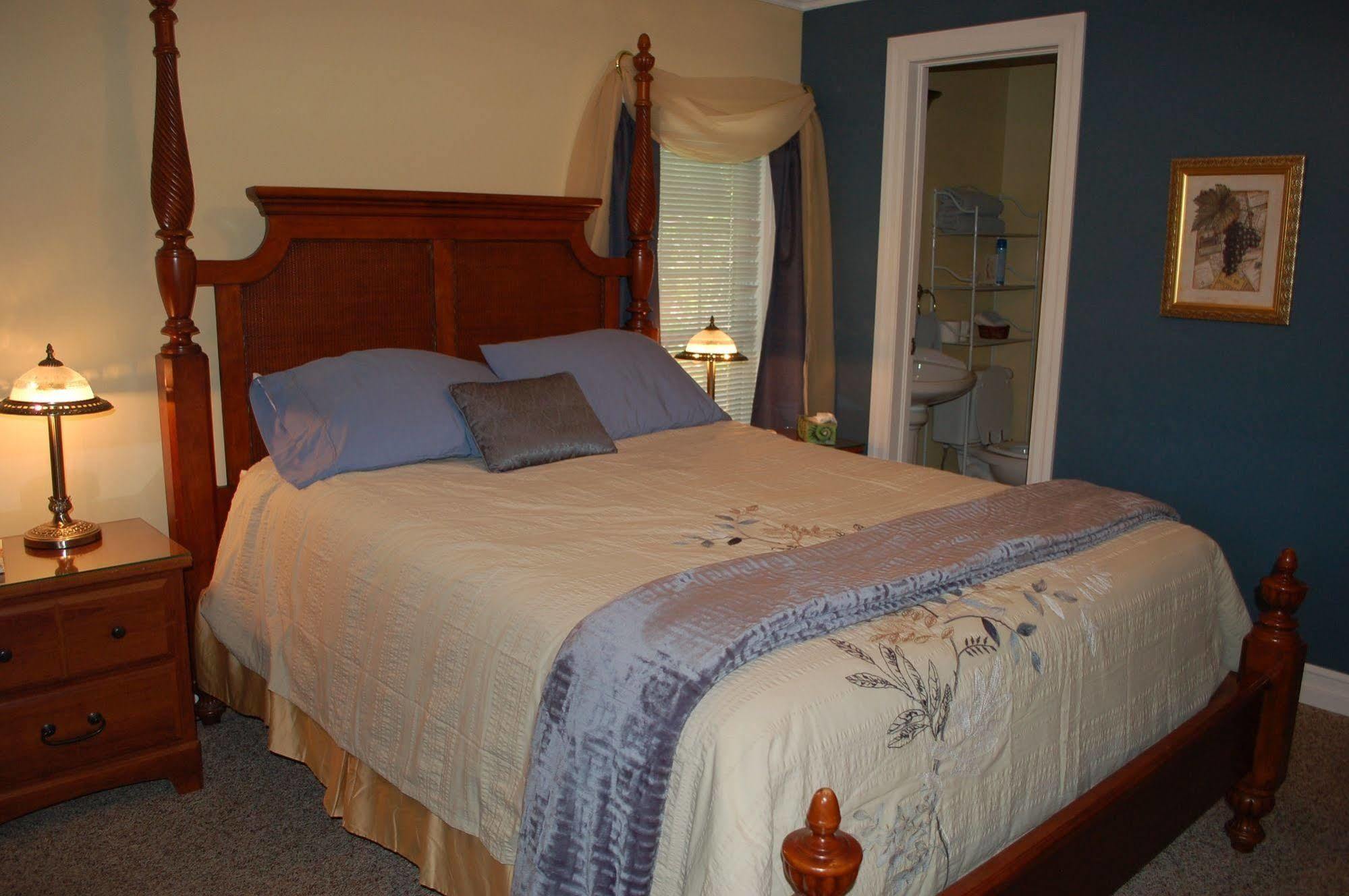 Apartment Accommodations Niagara Bed & Breakfast Niagara Falls