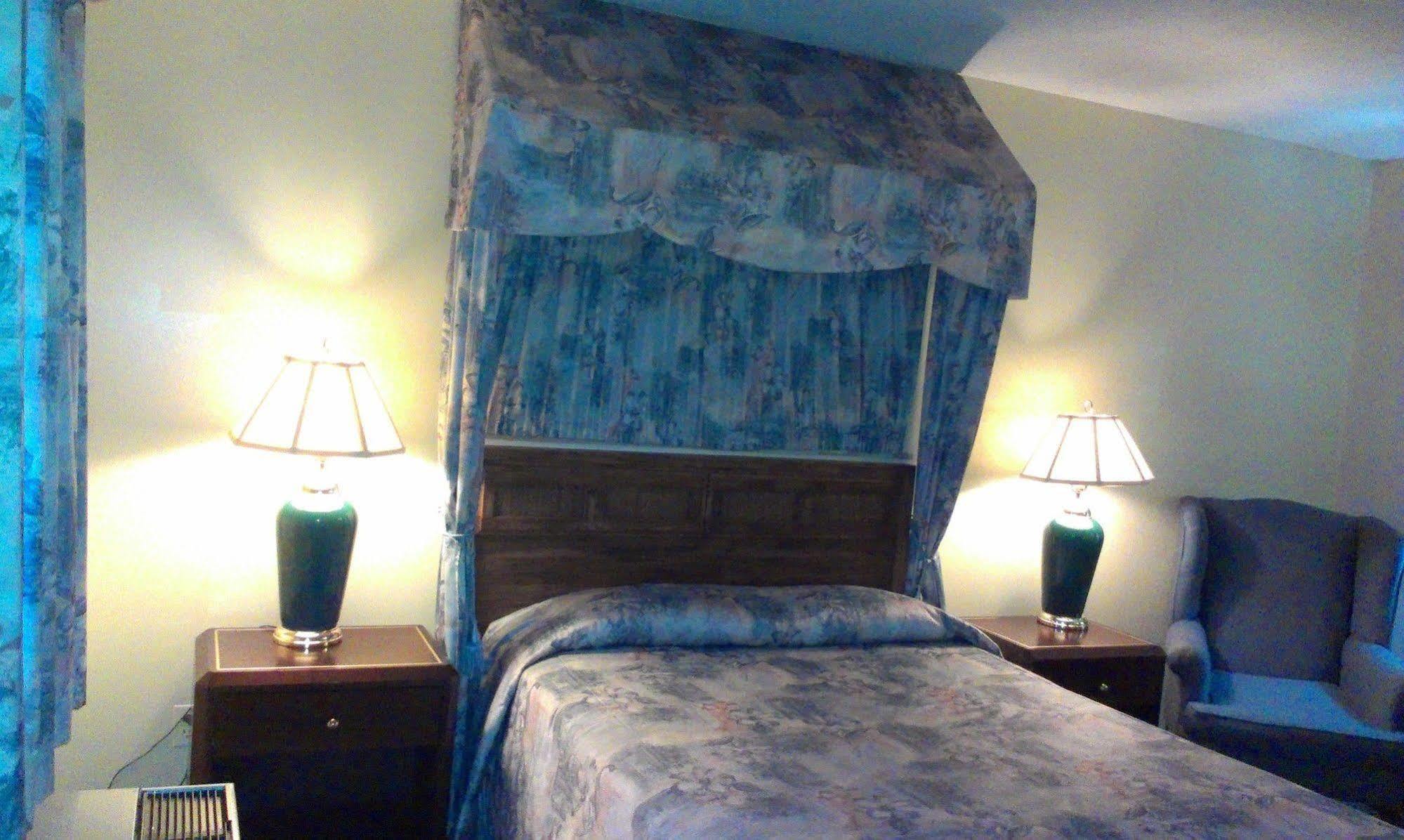 Sunset Inn 2*