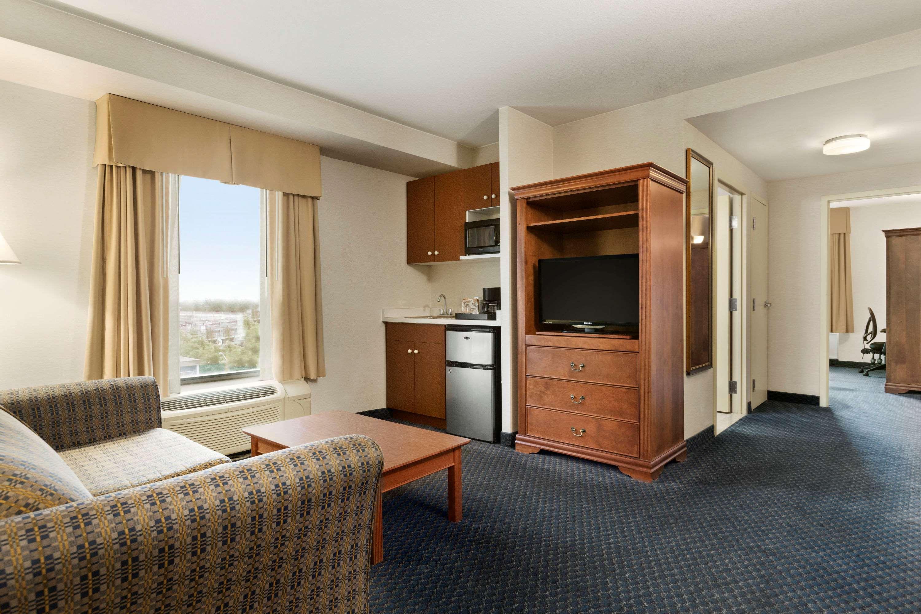 Days By Wyndham Centre St. By The Falls 3* Niagara Falls