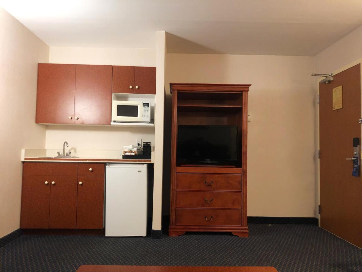 Days By Wyndham Centre St. By The Falls 3* Niagara Falls