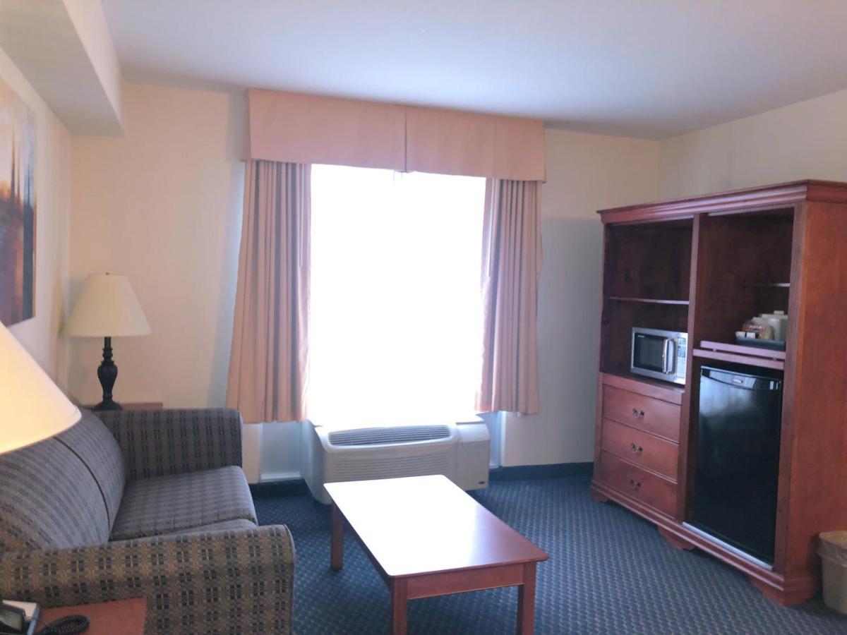 Days By Wyndham Centre St. By The Falls Hotel 3*