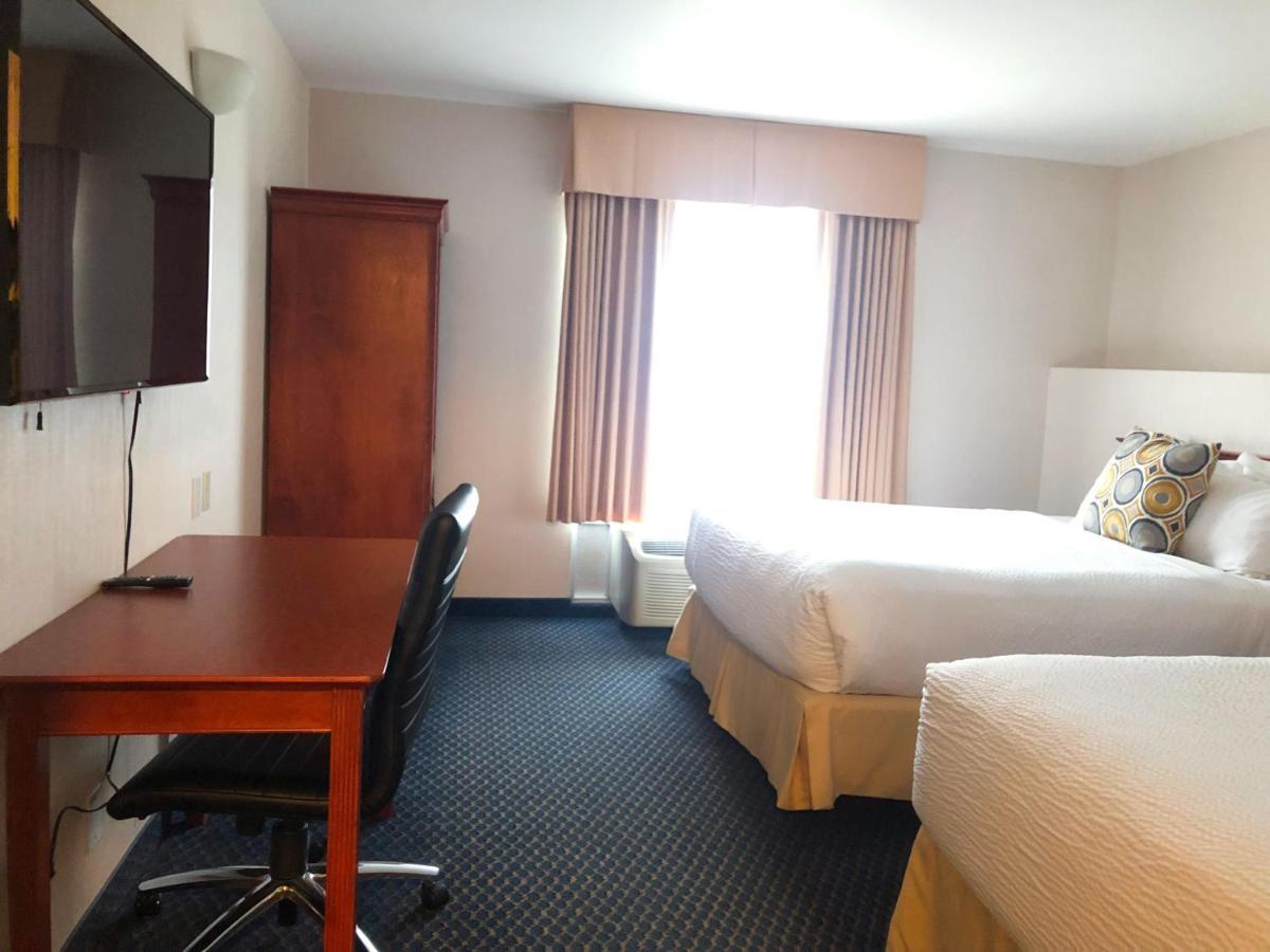 Days By Wyndham Centre St. By The Falls Hotel 3*