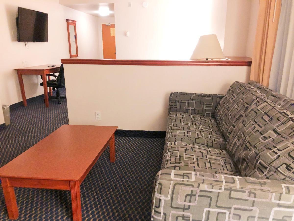 Days By Wyndham Centre St. By The Falls 3*