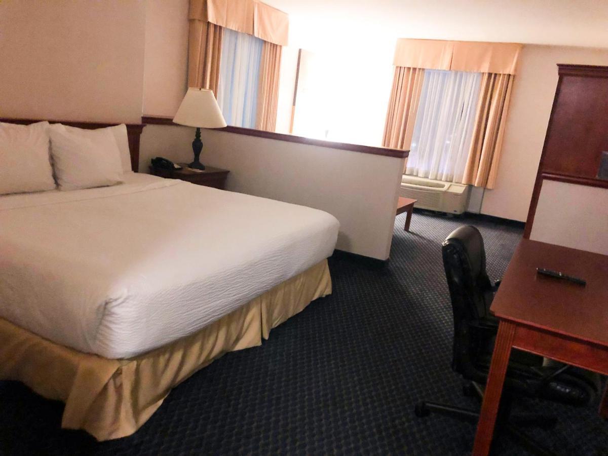 Hotel Days By Wyndham Centre St. By The Falls