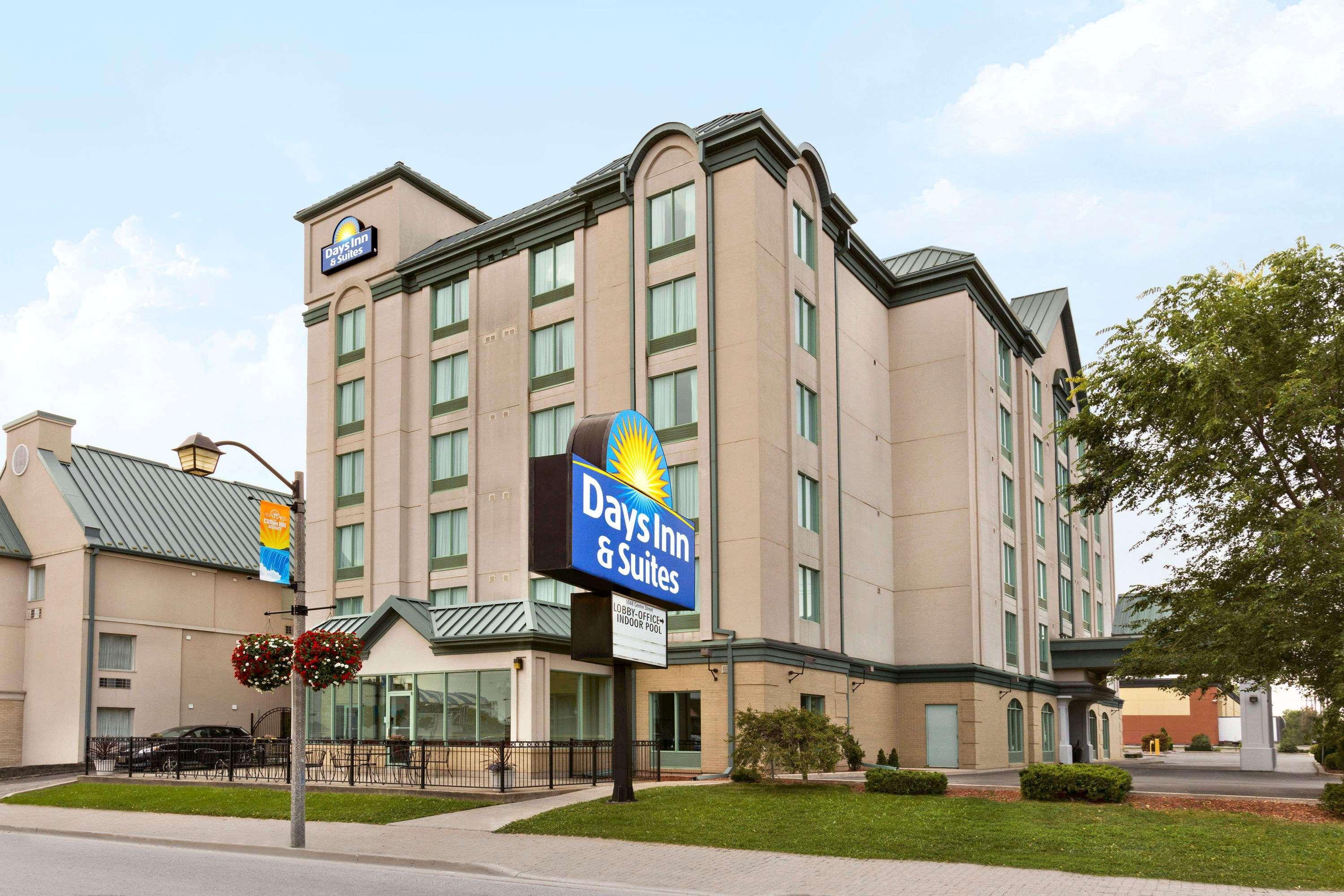 Days By Wyndham Centre St. By The Falls