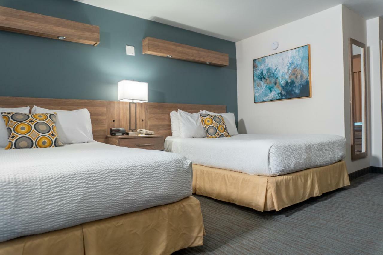 Days By Wyndham Centre St. By The Falls 3*