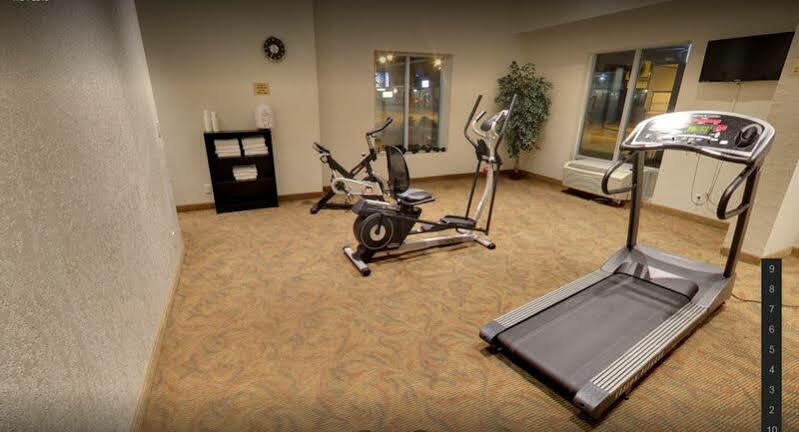 Days By Wyndham Centre St. By The Falls Hotel 3*